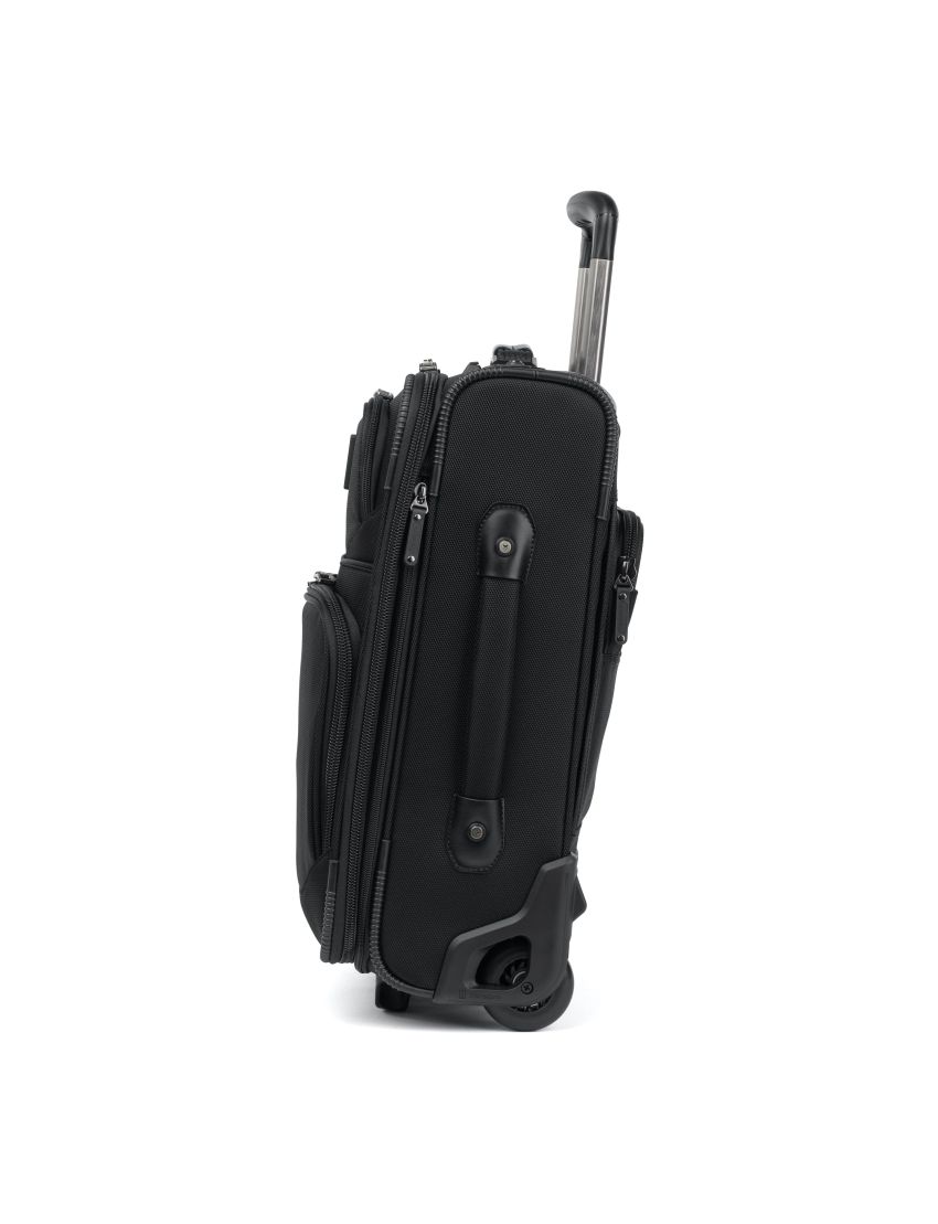 Travelpro® FlightCrew™ 5 Slim Expandable Rollaboard®