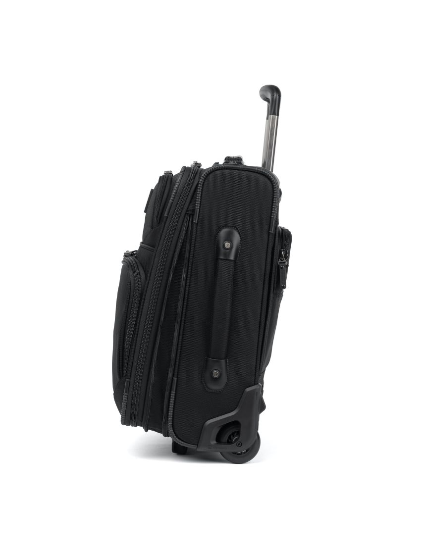Travelpro® FlightCrew™ 5 Slim Expandable Rollaboard®