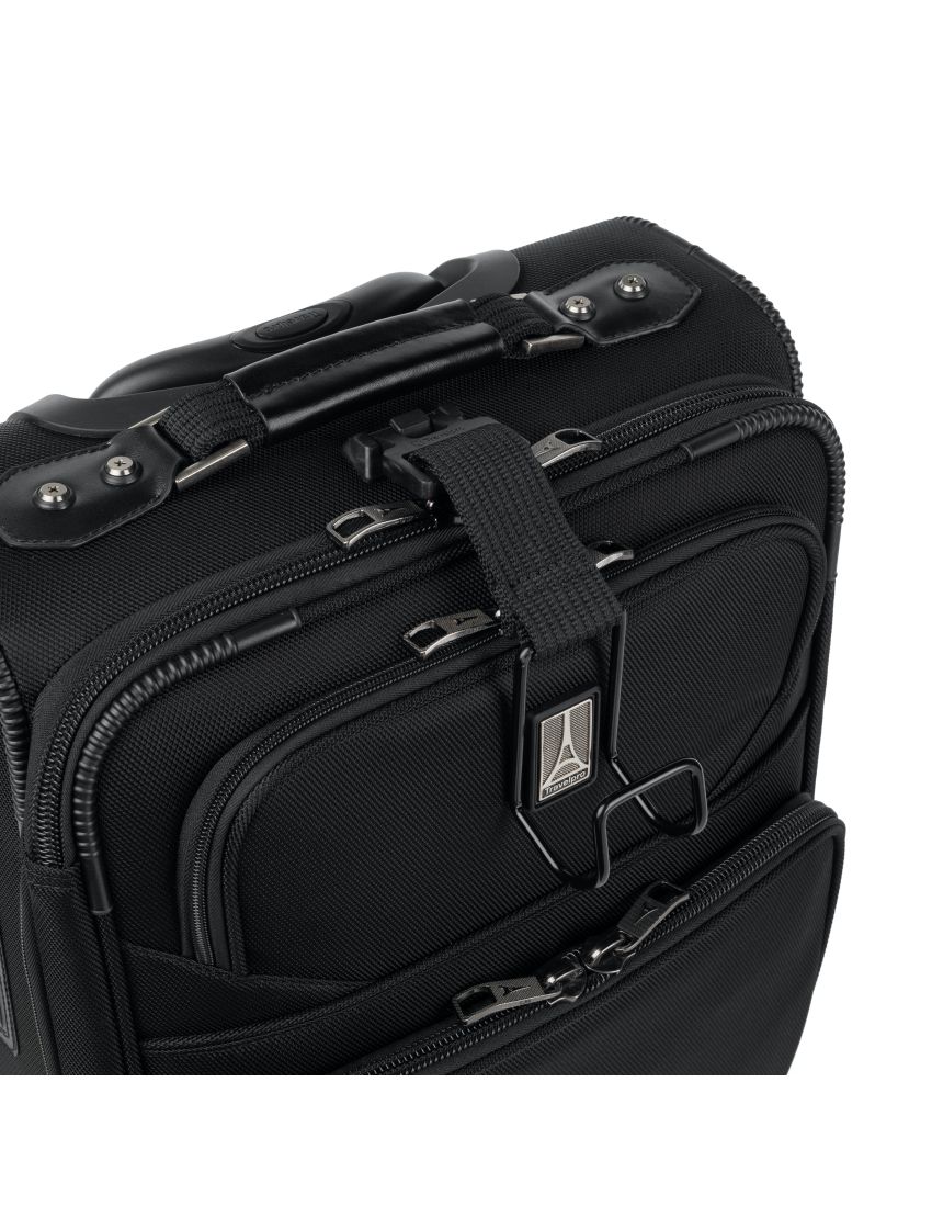 Travelpro® FlightCrew™ 5 Slim Expandable Rollaboard®
