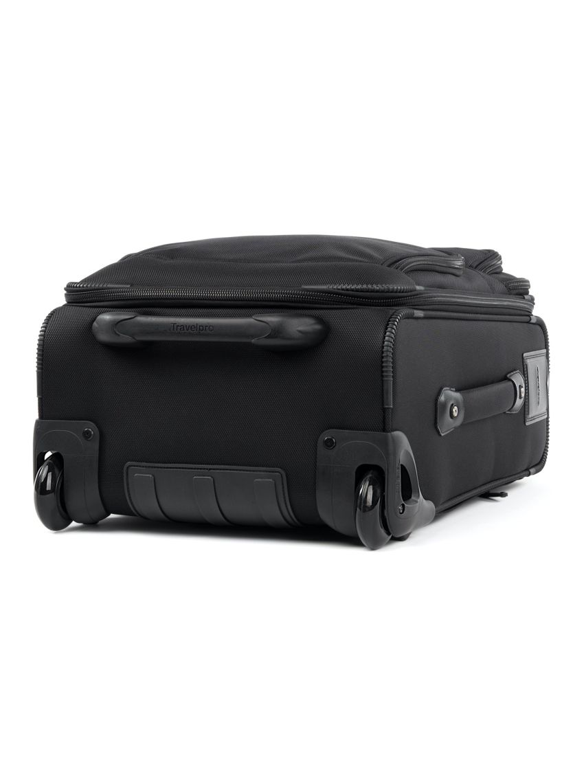 Travelpro® FlightCrew™ 5 21” Rollaboard®